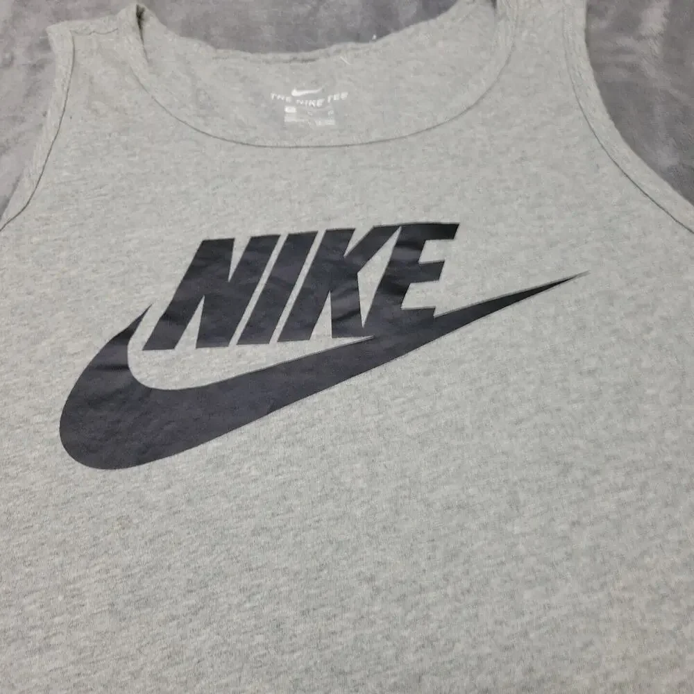 The Nike Tee Shirt Womens Extra Large Grey Athletic‎ Cut Scoop Neck Cotton Tank